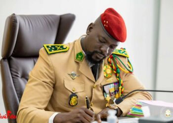 Guinée : Le président Doumbouya reçoit officiellement le projet de nouvelle Constitution