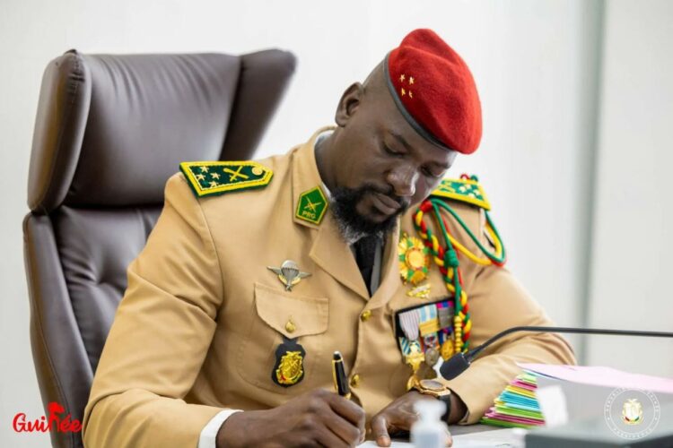 Guinée : Le président Doumbouya reçoit officiellement le projet de nouvelle Constitution