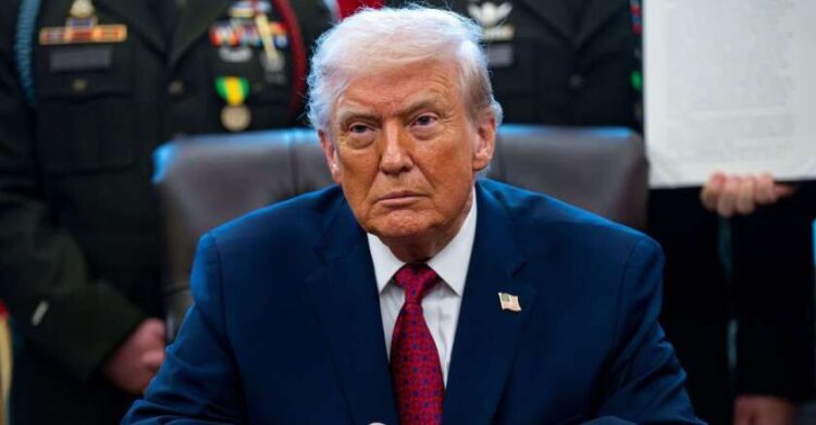 Tensions au Moyen-Orient : Donald Trump menace l’Iran de frappes « très dures»